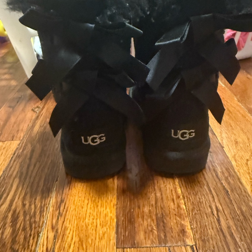 Toddler Girl Size 8 Barely worn UGGS FOR SALE